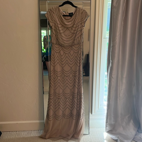 ADRIANNA PAPELL / SIZE 4 / no flaws - Picture 3 of 8